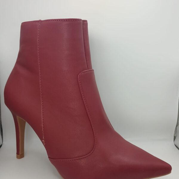 Bota Feminina Couro Bico Fino Zíper