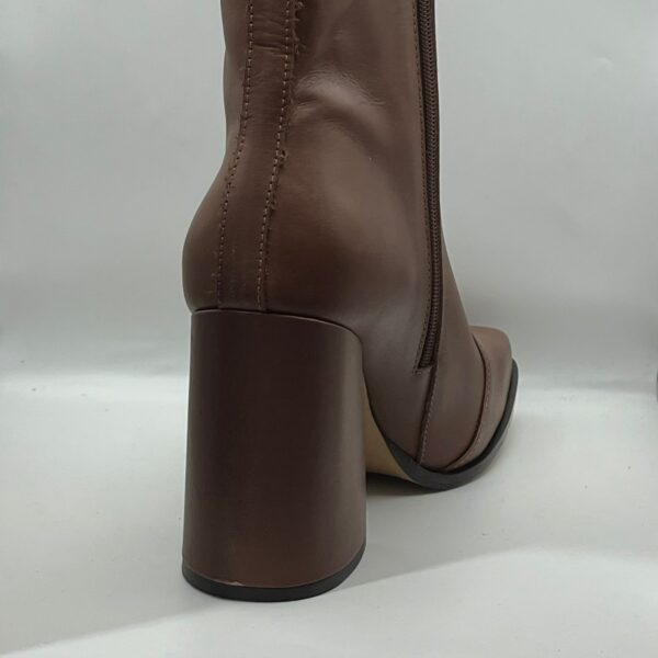 Bota Feminina Salto Grosso Couro - Imagem 8