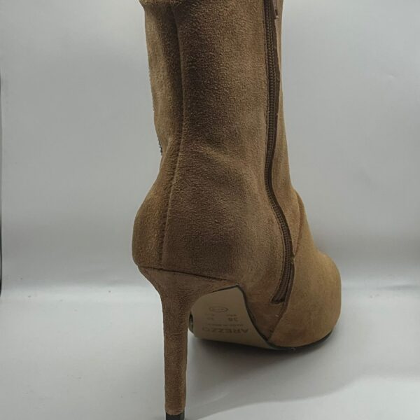 Bota Feminina De Camurça Bico Fino Com Strass  Zíper - Imagem 3