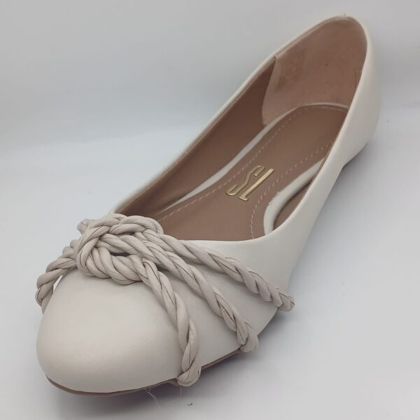 Sapatilha Off White Detalhe Em Nó - Imagem 2