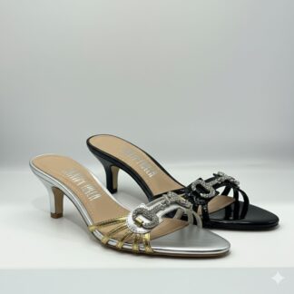 Tamanco Mule De Verniz Cravejado De Cristais